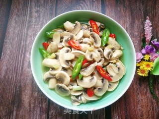 Stir-fried Mushrooms with Green and Red Pepper recipe