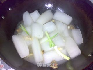 Braised Radish with Whole Shells recipe