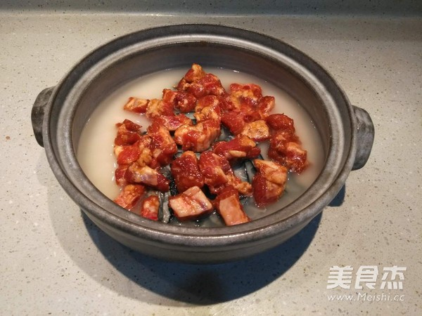 Braised Pork and Peptide Rice Claypot Rice with Black Golden Abalone recipe