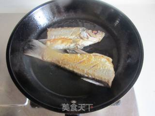 Braised Diaozi Fish in Sauce recipe