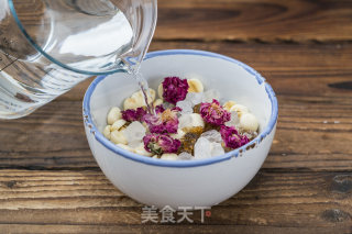 Peach Gum, Lotus Seed, Rose Soup recipe