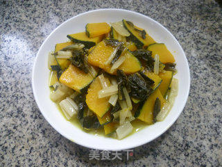 Stir-fried Japanese Pumpkin with Pickled Cabbage recipe