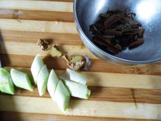 Braised Pork Intestines with Kelp recipe