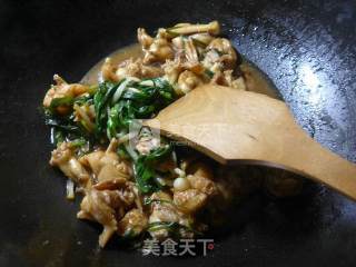 Braised Bullfrog with Chives recipe