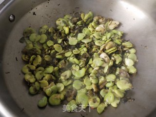 Stir-fried Broad Beans with Dried Vegetables recipe