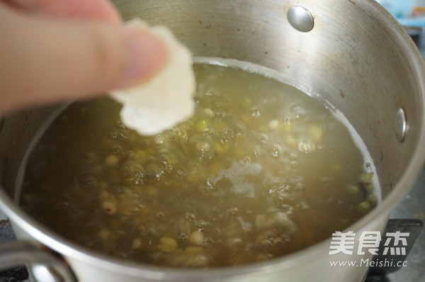 Barley and Mung Bean Soup recipe