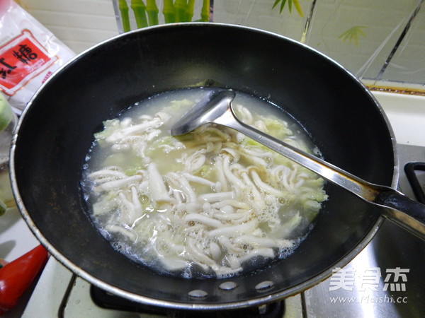 Baby Vegetable and White Jade Mushroom Soup recipe