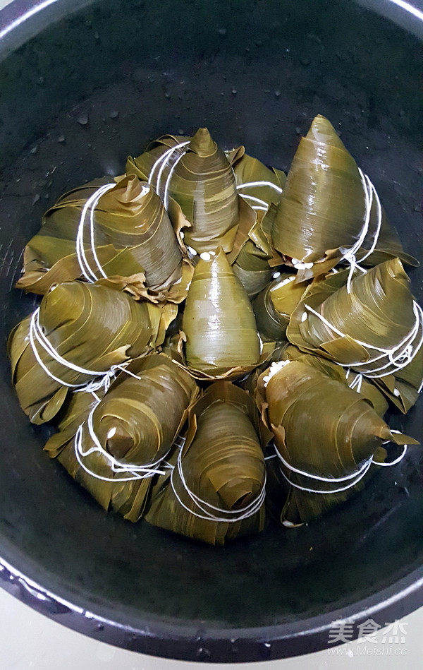 Traditional Jiangmi Red Date Zongzi recipe