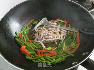 Stir-fried Shredded Pork with Garlic Moss recipe