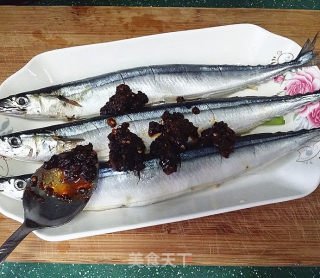 Steamed Saury with Tempeh Spicy Sauce recipe