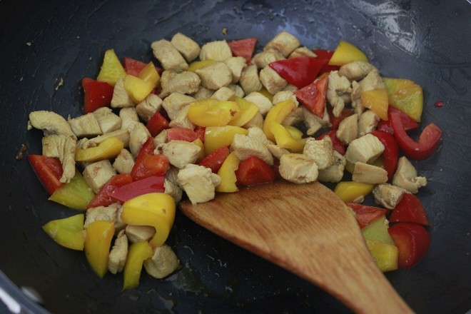 Stir-fried Chicken with Bell Peppers recipe