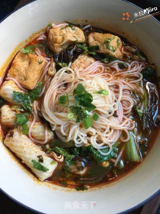 Spicy Chicken Soup with Rice Noodles recipe