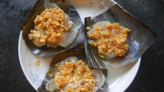 [steamed Scallops with Gold and Silver Garlic] recipe