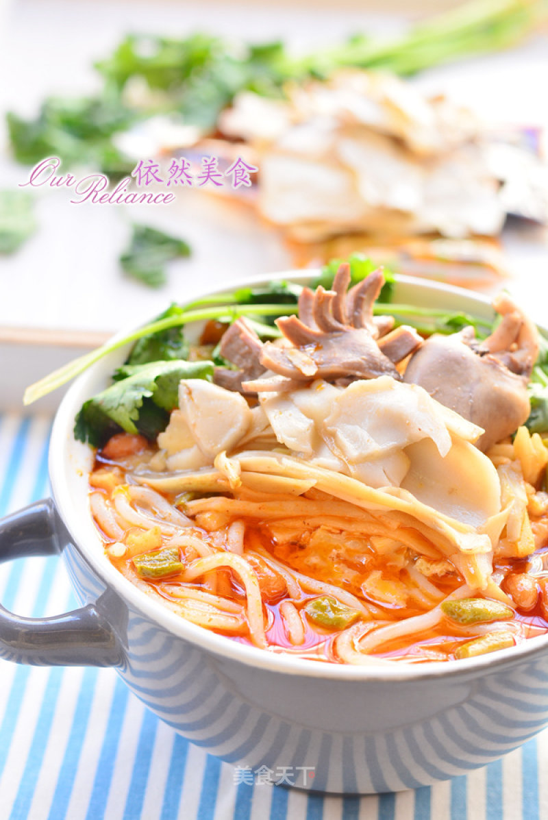 Sour and Spicy Spicy So Delicious-matsutake Snail Noodles recipe