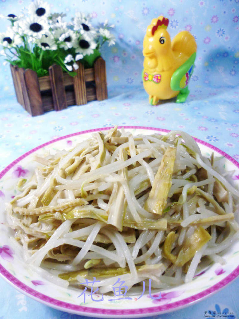 Stir-fried Mung Bean Sprouts with Wild Bamboo Shoots