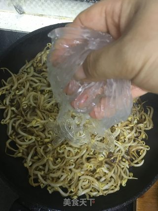 Stupid Bean Sprouts Fried Noodle recipe