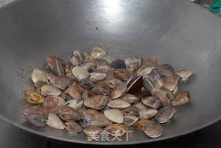 Sauce-flavored Clams recipe