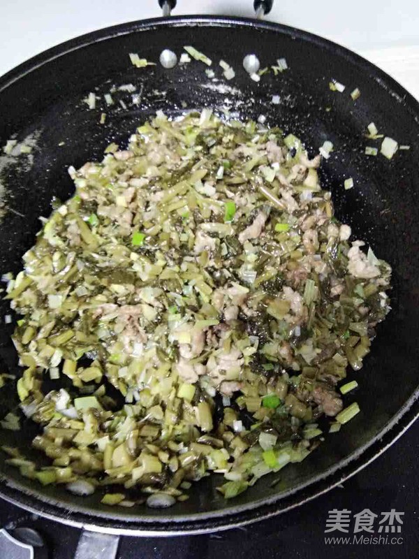 Sauerkraut Shredded Pork Multigrain Noodles recipe