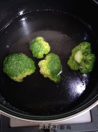 Broccoli Chicken Rice Ball recipe