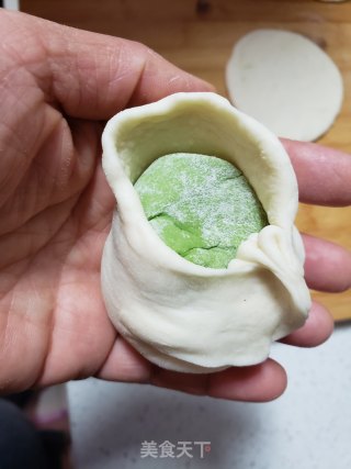 Two-color Flowering Spinach Steamed Buns recipe