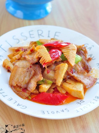 Stir-fried Pork with Winter Bamboo Shoots recipe