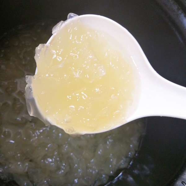 Longan and Tremella Soup recipe