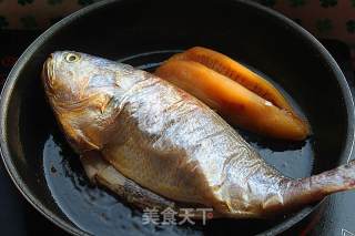 Home Stewed Large Yellow Croaker recipe