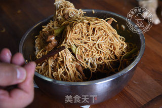 Steamed Noodles with Beans recipe