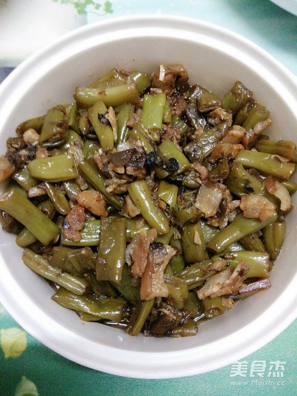 String Beans with Minced Meat and Olives recipe
