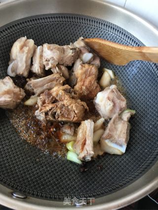 Braised Sauerkraut with Pork Ribs recipe