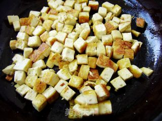 [made of Fried Bean Paste Noodles] Spicy Fried Tofu Fried Bean Paste Noodles recipe