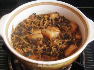 Braised Conger Eel with Moldy Dried Vegetables and Pork Belly recipe