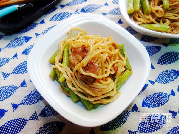 Braised Noodles with Beans recipe