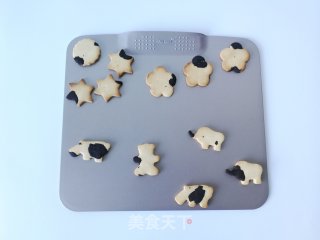 Condensed Milk Two-color Biscuits recipe