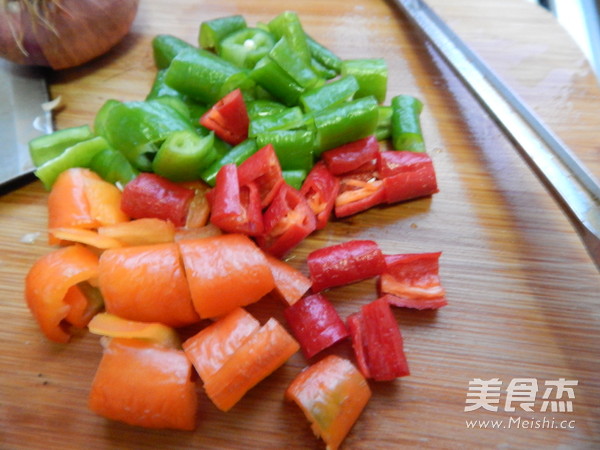 Stir-fried Vegetable Intestines with Green Peppers recipe