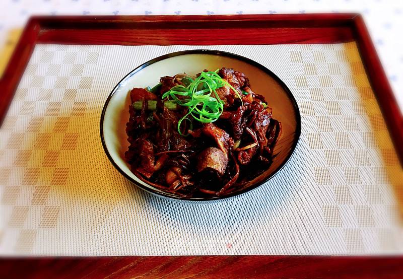 Grilled Pork Ribs with Tea Tree Mushroom recipe