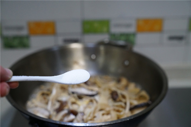 Stewed Bamboo Shoots with Mushrooms recipe