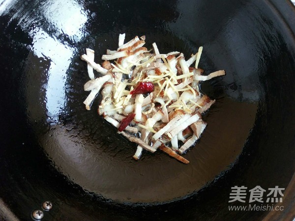 Roasted Pork and Stir-fried Garlic and Dried Tofu recipe