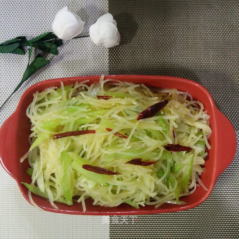 Celery and Potato Shreds recipe