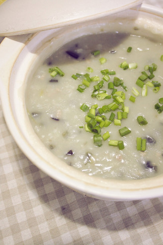 Casserole with Preserved Egg and Lean Meat Porridge recipe