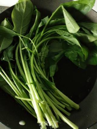 Spring Spinach with Enoki Mushroom~spicy Spinach with Enoki Mushroom recipe