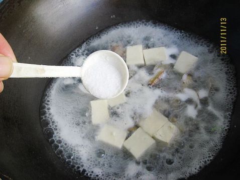 Tofu Soup with Clams and Broccoli recipe