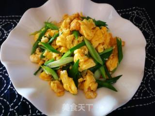 Scrambled Eggs with Green Garlic recipe