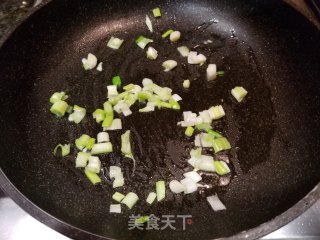 Fried Noodles with Tomato Crispy Sausage recipe