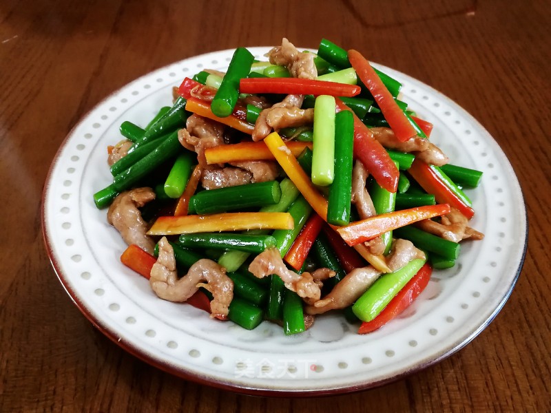 Stir-fried Pork with Garlic Moss recipe