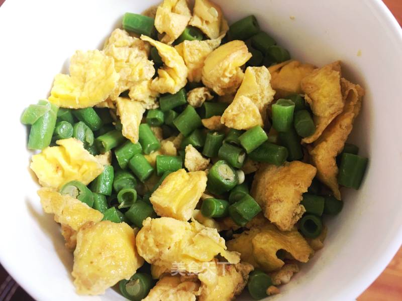 Scrambled Eggs with Beans recipe