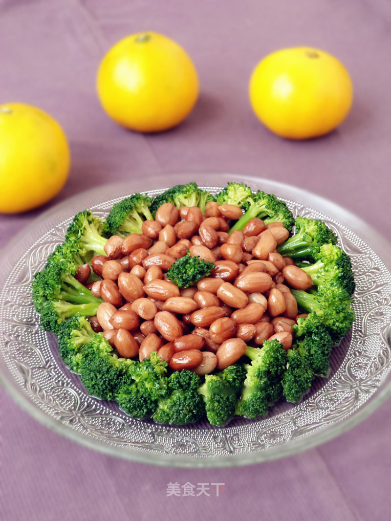 Broccoli with Peanuts recipe