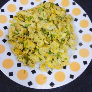 Scrambled Eggs with Spring Buds recipe