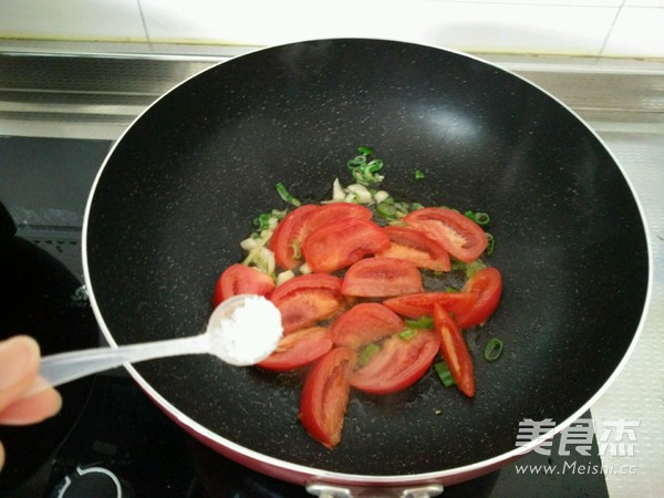 Instant Noodles with Tomato Sauce and Vegetables recipe