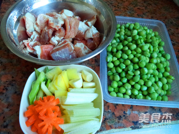 Pork Ribs and Pea Claypot recipe